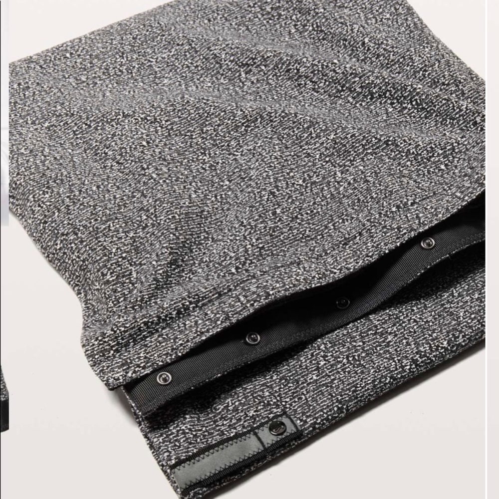 Lululemon vinyasa infinity scarf